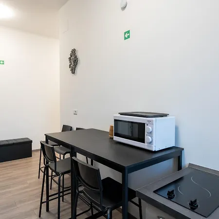 Rerent Rooms - 36 Trionfale Guesthouse