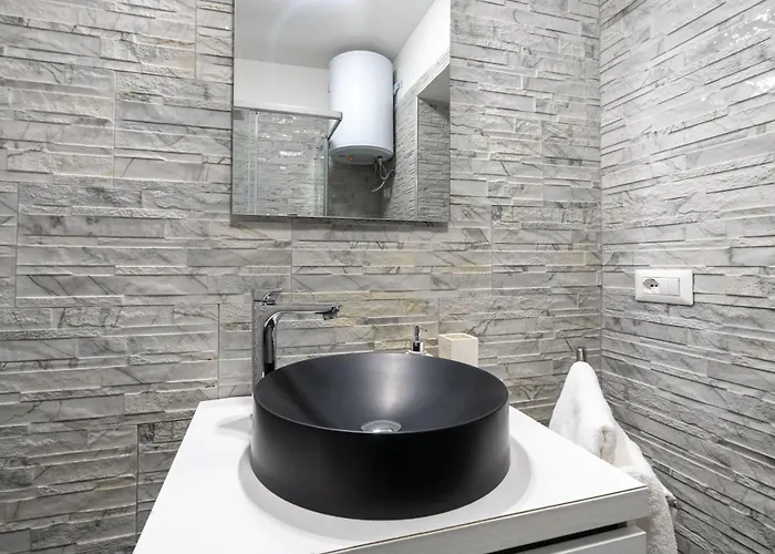 Rerent - 36 Trionfale 4* Rome
